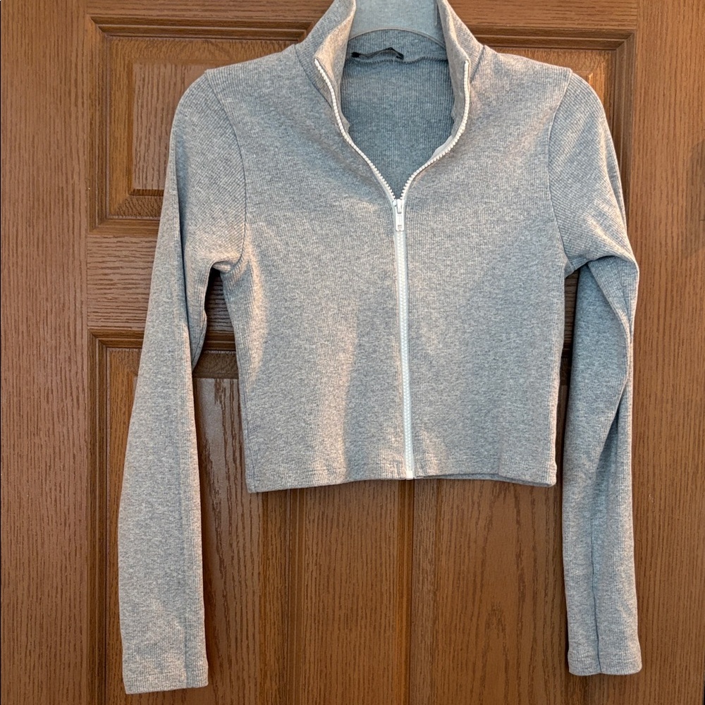 Brandy Melville Light Gray Zip-Up Crop Top